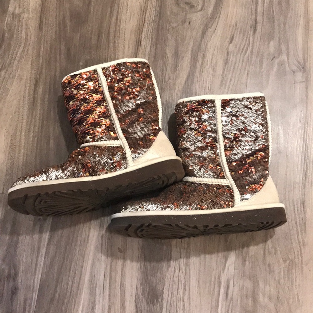 Color changing sequin UGGS - Picture 2 of 5